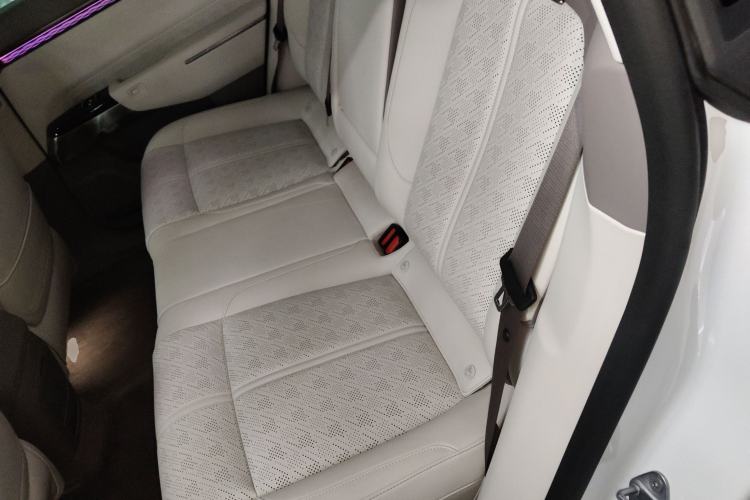 Used Zeekr 7X 2025 100 kWh Long-Range Rear-Wheel Drive with Intelligent Driving Features Left Rear Seat