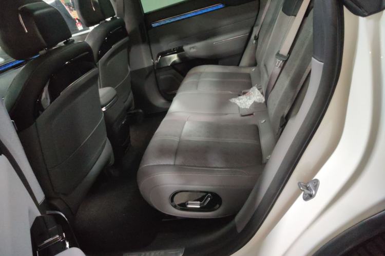 Used Zeekr 7X 2025 100 kWh Long-Range Rear-Wheel Drive with Intelligent Driving Features Left Rear Seat