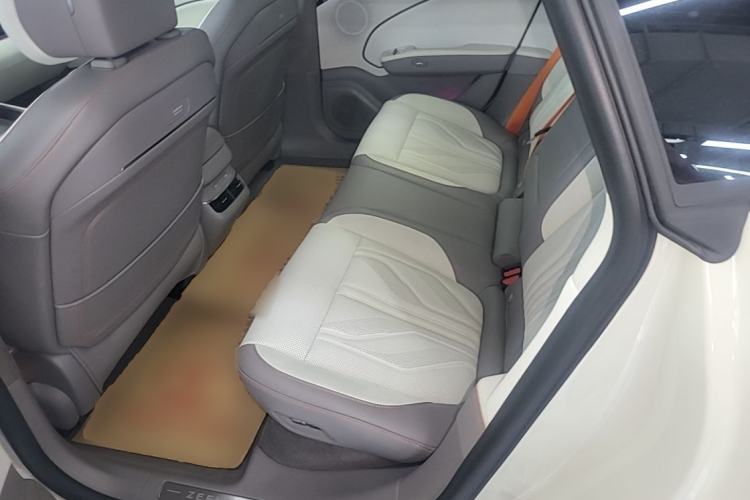Used Zeekr 7X 2025 100kWh Long-Range All-Wheel Drive Intelligent Driving Version Left Rear Seat