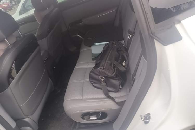 Used Zeekr 7X 2025 75 kWh Rear-Wheel Drive Intelligent Driving Version Left Rear Seat