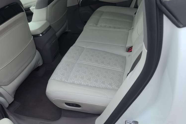 Used Zeekr 7X 2025 75 kWh Rear-Wheel Drive Intelligent Driving Version Left Rear Seat