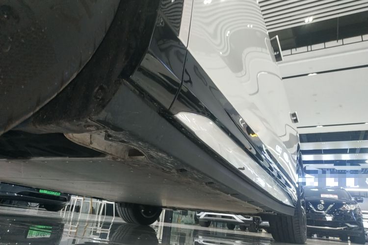 Used Zeekr 7X 2025 75 kWh Rear-Wheel Drive Intelligent Driving Version Left Side Sill