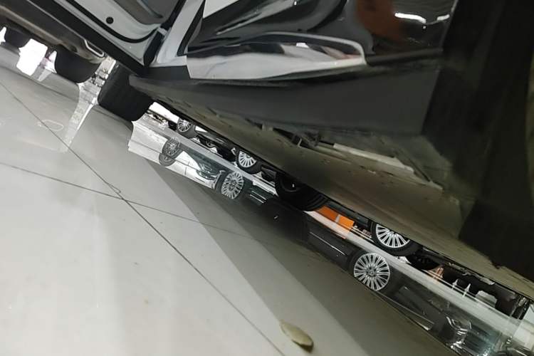 Used Zeekr 7X 2025 75 kWh Rear-Wheel Drive Intelligent Driving Version Left Side Sill