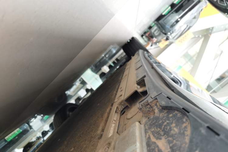 Used Zeekr 7X 2025 100kWh Long-Range All-Wheel Drive Intelligent Driving Version Left Side Sill