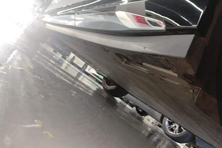 Used Zeekr 7X 2025 75 kWh Rear-Wheel Drive Intelligent Driving Version Left Side Sill