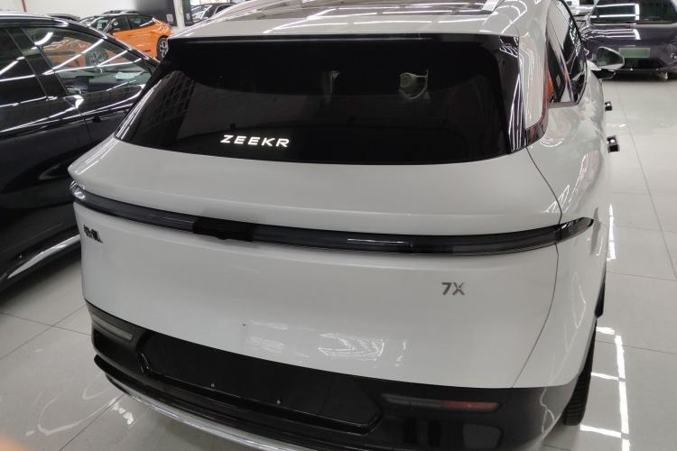 Used Zeekr 7X 2025 100 kWh Long-Range Rear-Wheel Drive with Intelligent Driving Features Rear