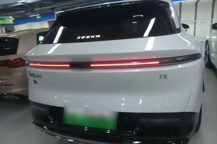 Used Zeekr 7X 2025 100 kWh Long-Range Rear-Wheel Drive with Intelligent Driving Features Rear