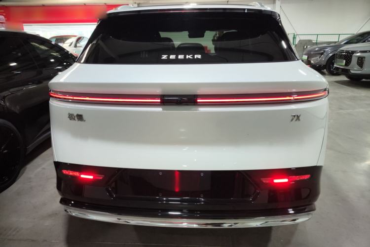 Used Zeekr 7X 2025 100 kWh Long-Range Rear-Wheel Drive with Intelligent Driving Features Rear