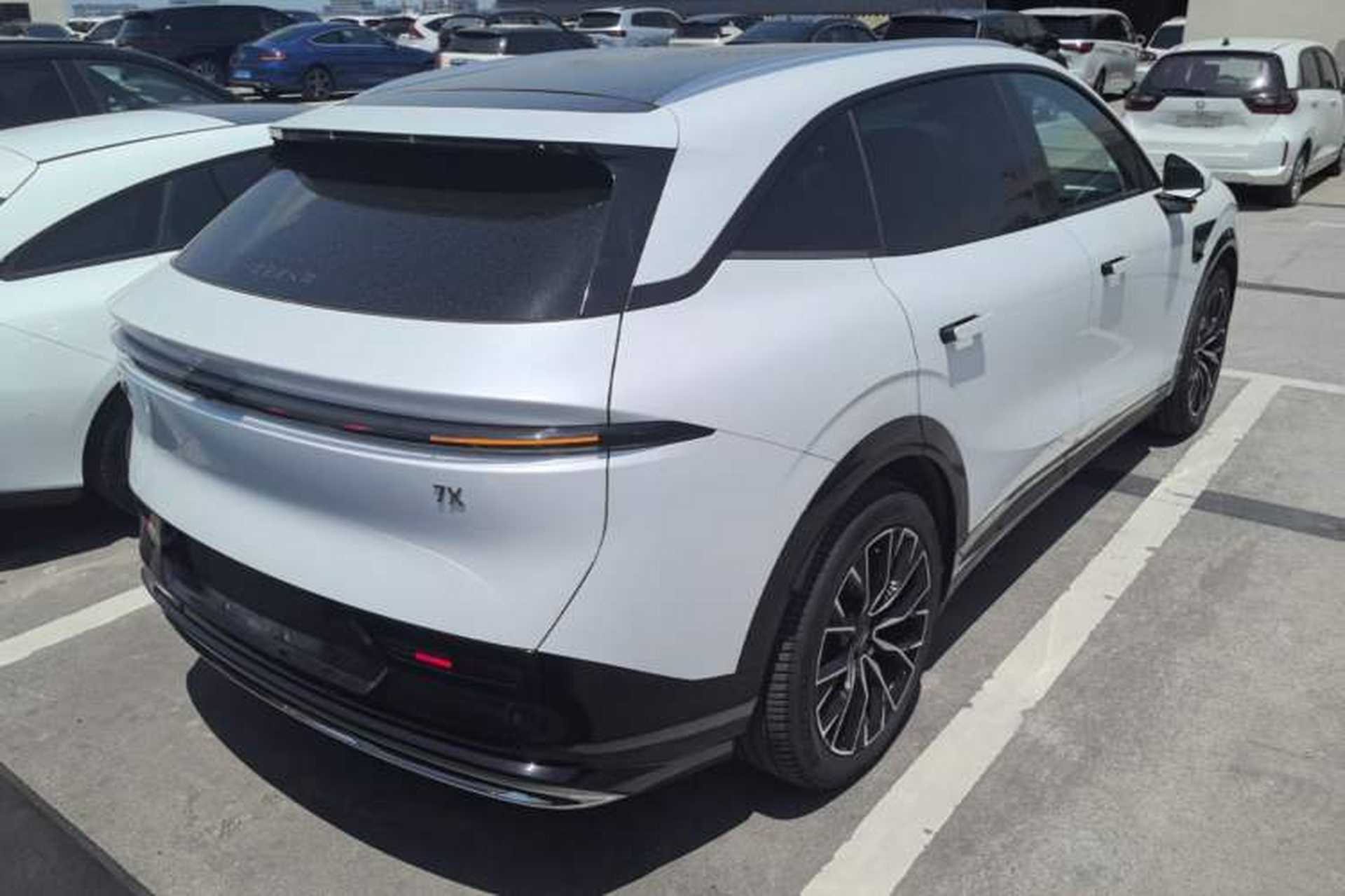 Used Zeekr 7X 2025 100 kWh Long-Range Rear-Wheel Drive with Intelligent Driving Features Rear Right 45 Deg