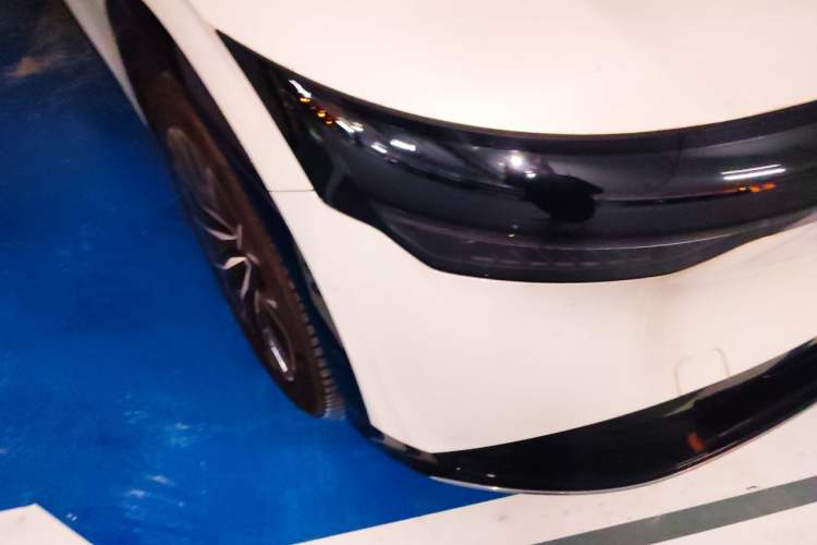 Used Zeekr 7X 2025 75 kWh Rear-Wheel Drive Intelligent Driving Version Right Front Headlight