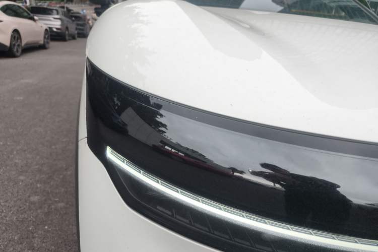 Used Zeekr 7X 2025 100 kWh Long-Range Rear-Wheel Drive with Intelligent Driving Features Right Front Headlight