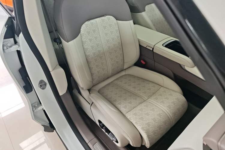 Used Zeekr 7X 2025 100kWh Long-Range All-Wheel Drive Intelligent Driving Version Right Front Seat
