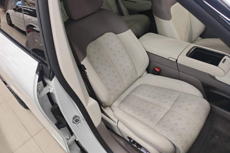 Used Zeekr 7X 2025 100kWh Long-Range All-Wheel Drive Intelligent Driving Version Right Front Seat