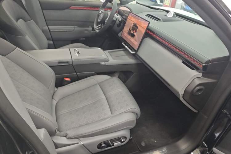 Used Zeekr 7X 2025 75 kWh Rear-Wheel Drive Intelligent Driving Version Right Front Seat
