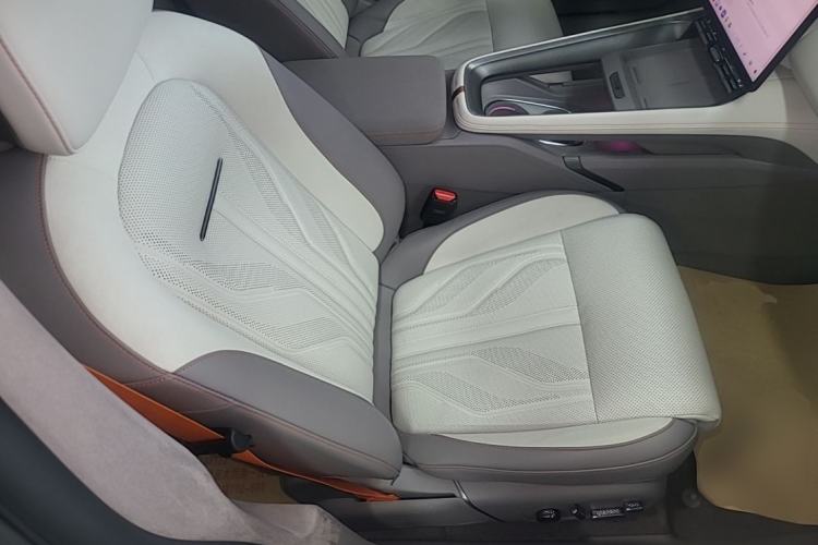 Used Zeekr 7X 2025 100kWh Long-Range All-Wheel Drive Intelligent Driving Version Right Front Seat