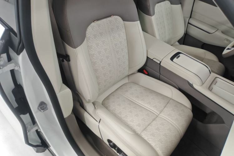 Used Zeekr 7X 2025 100kWh Long-Range All-Wheel Drive Intelligent Driving Version Right Front Seat