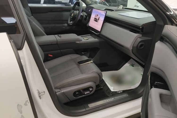Used Zeekr 7X 2025 75 kWh Rear-Wheel Drive Intelligent Driving Version Right Front Seat