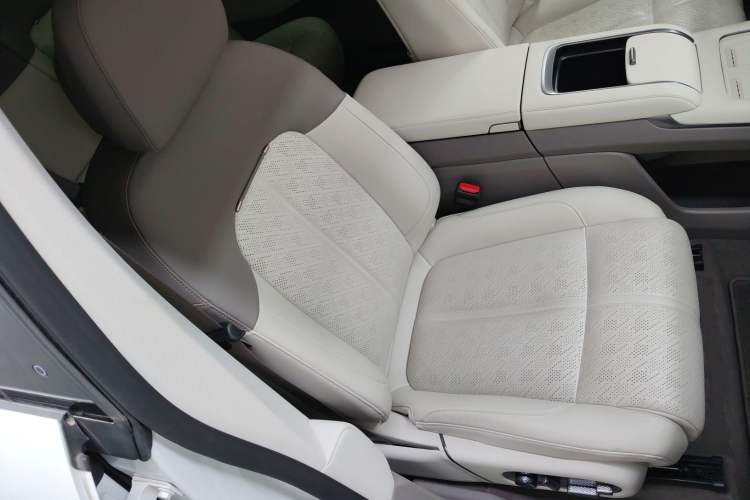 Used Zeekr 7X 2025 75 kWh Rear-Wheel Drive Intelligent Driving Version Right Front Seat
