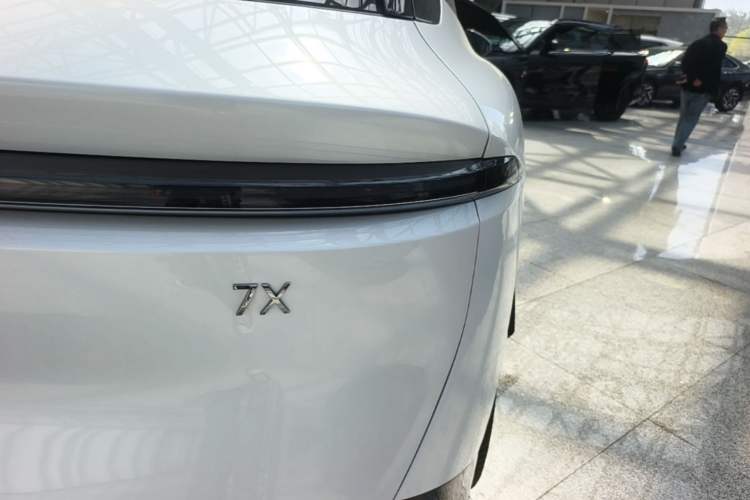 Used Zeekr 7X 2025 75 kWh Rear-Wheel Drive Intelligent Driving Version Right Rear Taillight