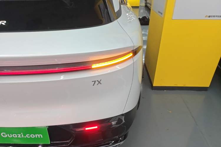 Used Zeekr 7X 2025 75 kWh Rear-Wheel Drive Intelligent Driving Version Right Rear Taillight