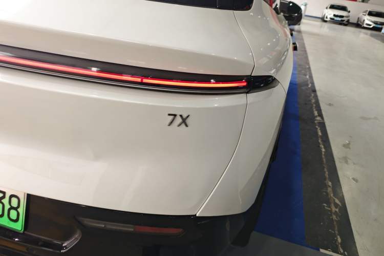 Used Zeekr 7X 2025 75 kWh Rear-Wheel Drive Intelligent Driving Version Right Rear Taillight