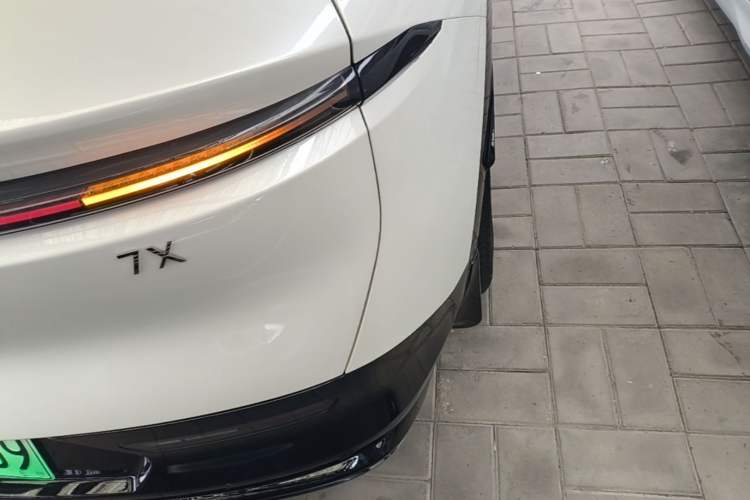 Used Zeekr 7X 2025 100 kWh Long-Range Rear-Wheel Drive with Intelligent Driving Features Right Rear Taillight