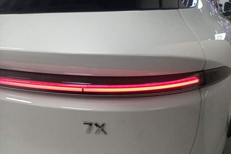 Used Zeekr 7X 2025 100kWh Long-Range All-Wheel Drive Intelligent Driving Version Right Rear Taillight