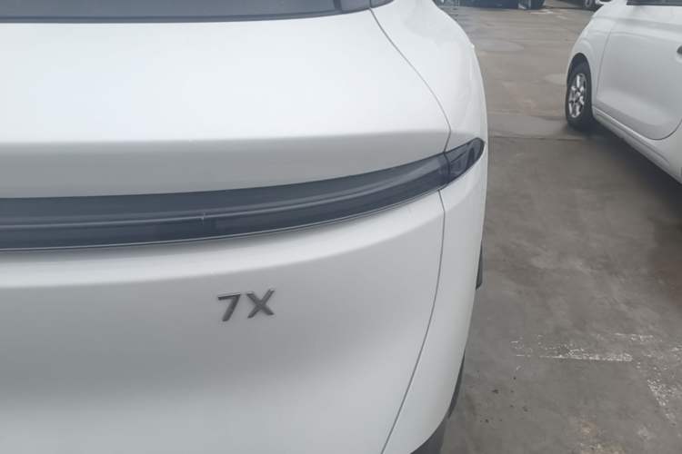 Used Zeekr 7X 2025 75 kWh Rear-Wheel Drive Intelligent Driving Version Right Rear Taillight