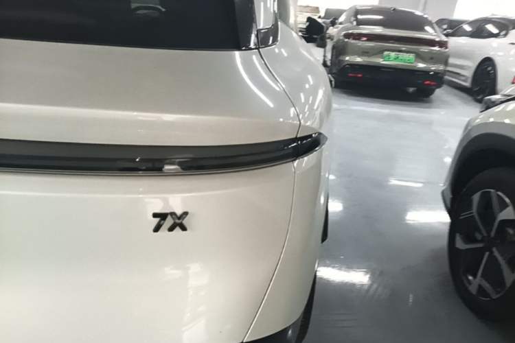 Used Zeekr 7X 2025 100 kWh Long-Range Rear-Wheel Drive with Intelligent Driving Features Right Rear Taillight