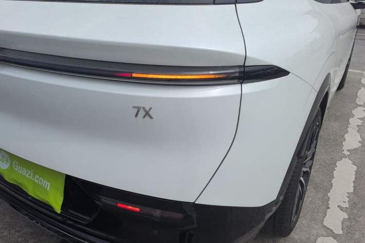 Used Zeekr 7X 2025 75 kWh Rear-Wheel Drive Intelligent Driving Version Right Rear Taillight