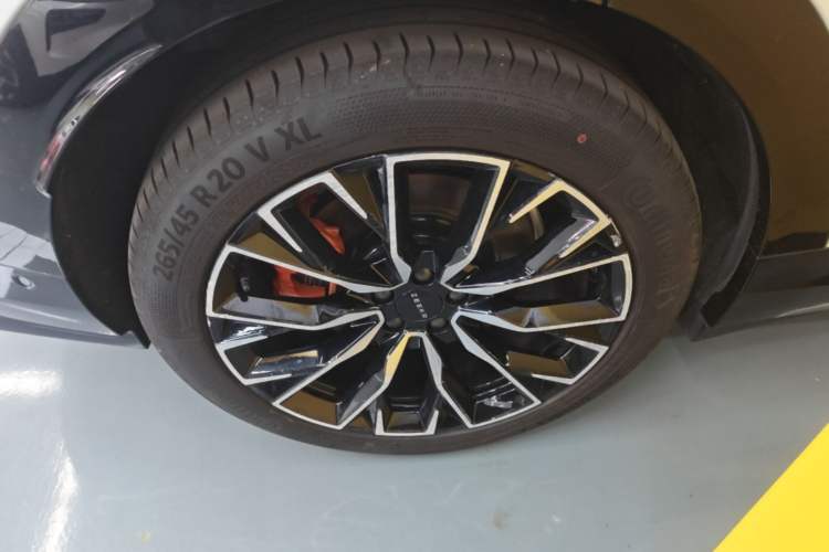 Used Zeekr 7X 2025 75 kWh Rear-Wheel Drive Intelligent Driving Version Right Rear Wheel Hub