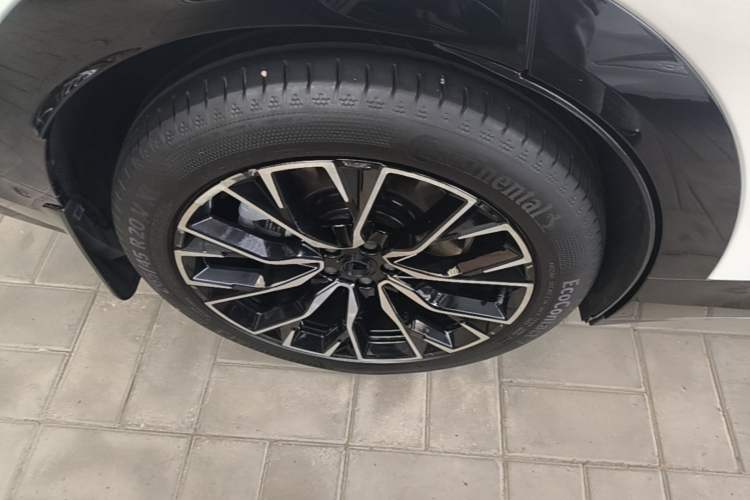 Used Zeekr 7X 2025 100 kWh Long-Range Rear-Wheel Drive with Intelligent Driving Features Right Rear Wheel Hub