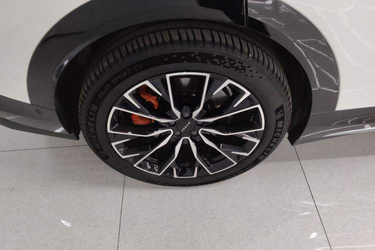 Used Zeekr 7X 2025 100 kWh Long-Range Rear-Wheel Drive with Intelligent Driving Features Right Rear Wheel Hub