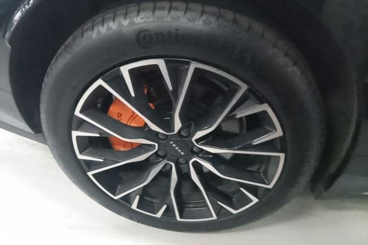 Used Zeekr 7X 2025 100 kWh Long-Range Rear-Wheel Drive with Intelligent Driving Features Right Rear Wheel Hub