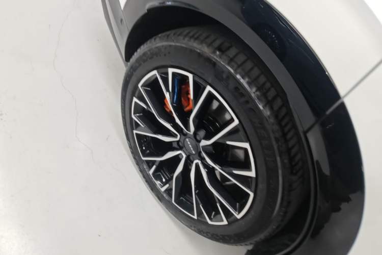 Used Zeekr 7X 2025 100kWh Long-Range All-Wheel Drive Intelligent Driving Version Right Rear Wheel Hub