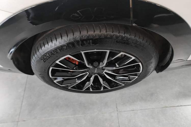 Used Zeekr 7X 2025 100 kWh Long-Range Rear-Wheel Drive with Intelligent Driving Features Right Rear Wheel Hub