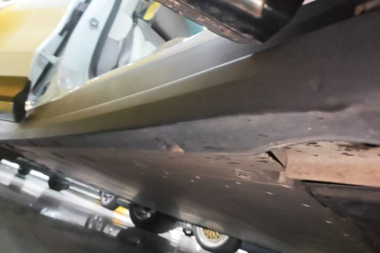 Used Zeekr 7X 2025 75 kWh Rear-Wheel Drive Intelligent Driving Version Right Side Sill