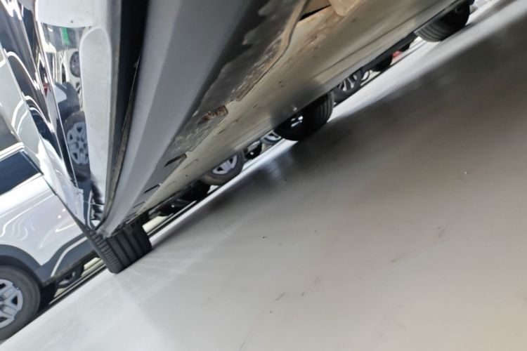 Used Zeekr 7X 2025 75 kWh Rear-Wheel Drive Intelligent Driving Version Right Side Sill