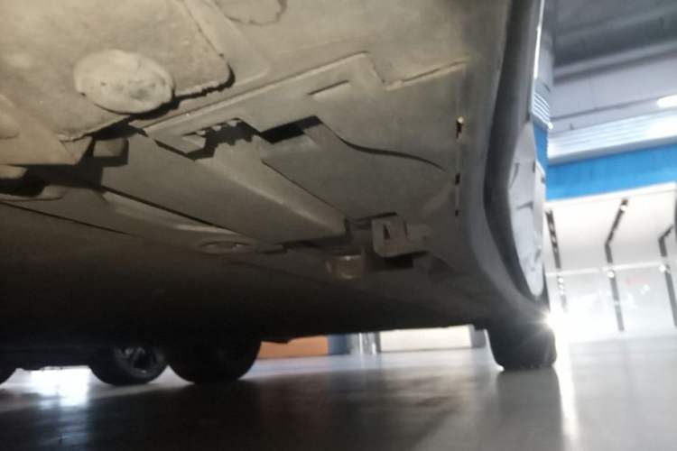 Used Zeekr 7X 2025 100 kWh Long-Range Rear-Wheel Drive with Intelligent Driving Features Right Side Sill