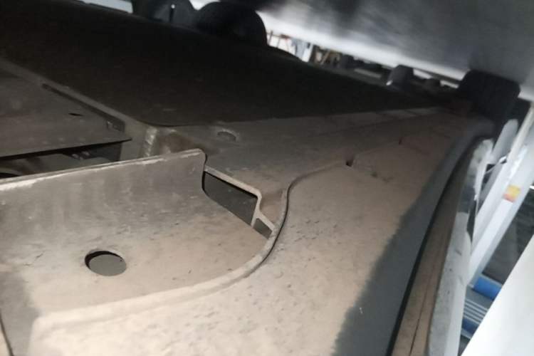 Used Zeekr 7X 2025 100kWh Long-Range All-Wheel Drive Intelligent Driving Version Right Side Sill