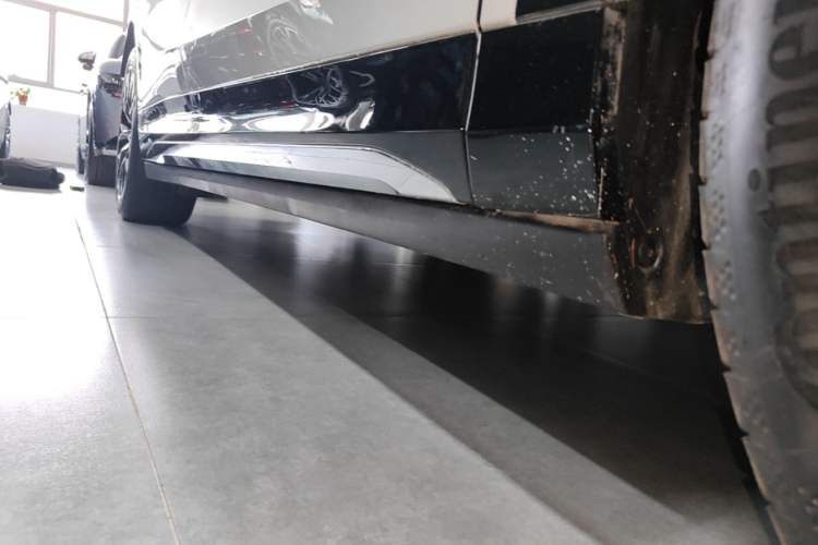 Used Zeekr 7X 2025 100 kWh Long-Range Rear-Wheel Drive with Intelligent Driving Features Right Side Sill