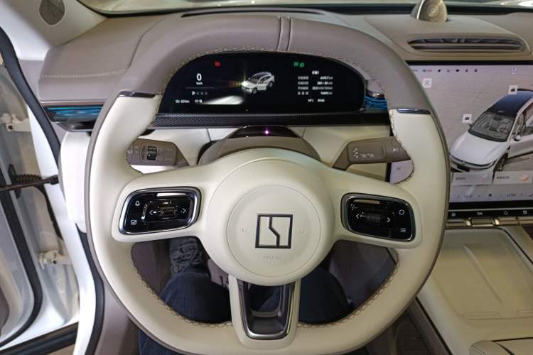 Used Zeekr 7X 2025 100kWh Long-Range All-Wheel Drive Intelligent Driving Version Steering Wheel