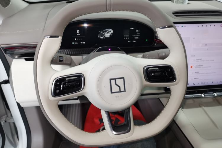 Used Zeekr 7X 2025 100 kWh Long-Range Rear-Wheel Drive with Intelligent Driving Features Steering Wheel