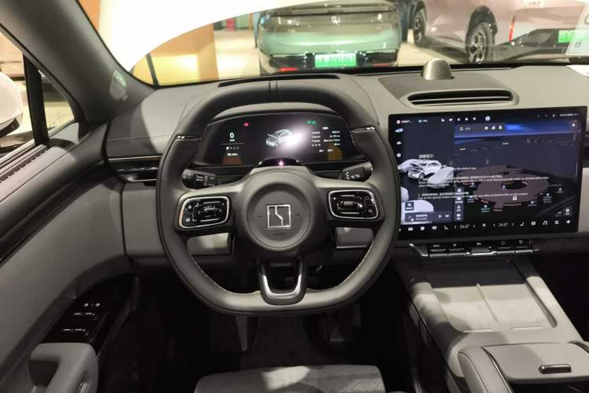 Used Zeekr 7X 2025 100 kWh Long-Range Rear-Wheel Drive with Intelligent Driving Features Steering Wheel