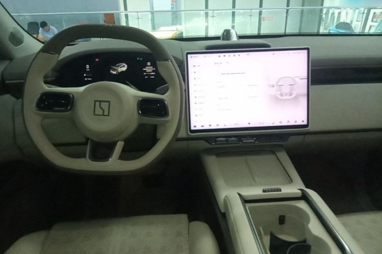 Used Zeekr 7X 2025 100 kWh Long-Range Rear-Wheel Drive with Intelligent Driving Features Steering Wheel