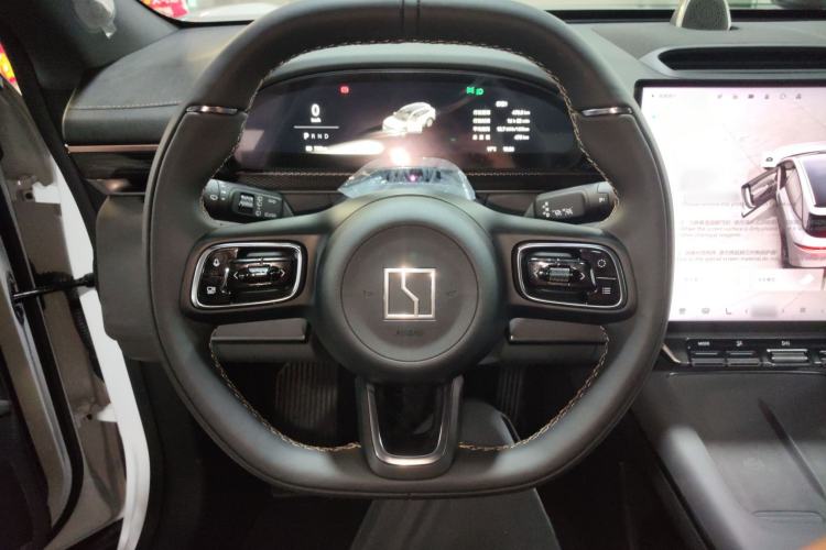 Used Zeekr 7X 2025 100 kWh Long-Range Rear-Wheel Drive with Intelligent Driving Features Steering Wheel