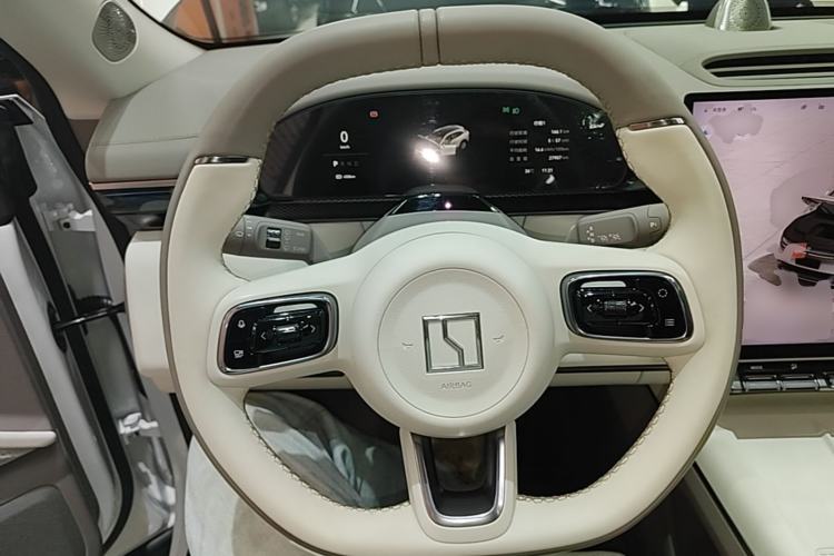 Used Zeekr 7X 2025 75 kWh Rear-Wheel Drive Intelligent Driving Version Steering Wheel