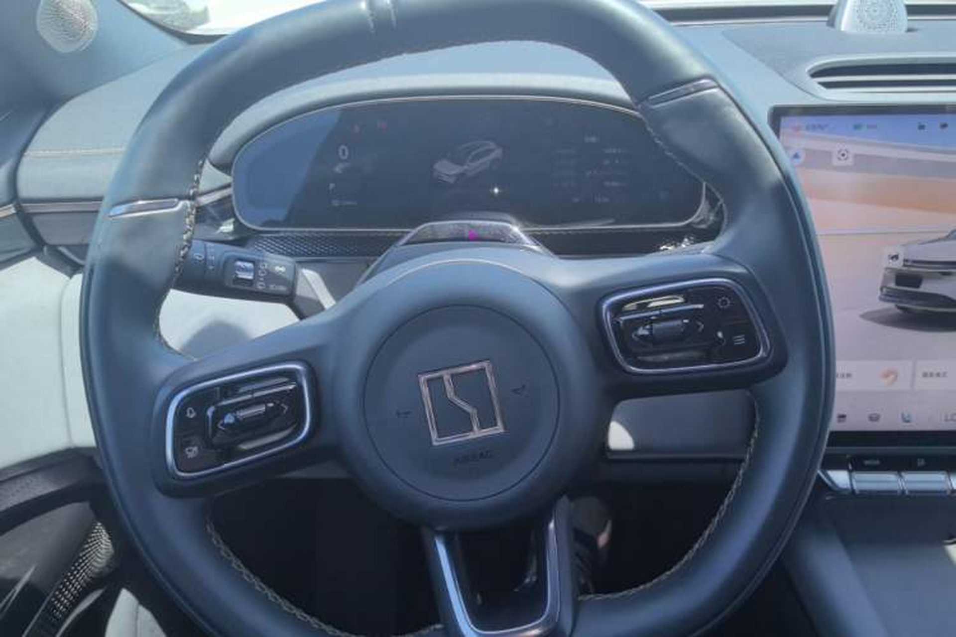 Used Zeekr 7X 2025 100 kWh Long-Range Rear-Wheel Drive with Intelligent Driving Features Steering Wheel