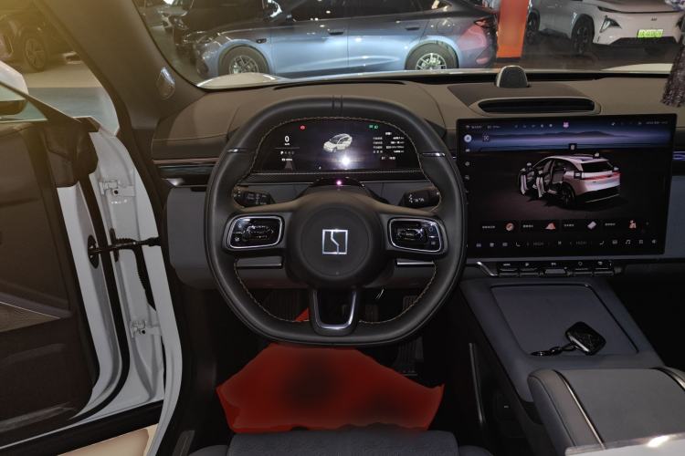 Used Zeekr 7X 2025 100 kWh Long-Range Rear-Wheel Drive with Intelligent Driving Features Steering Wheel