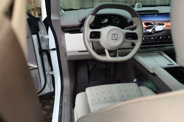 Used Zeekr 7X 2025 75 kWh Rear-Wheel Drive Intelligent Driving Version Steering Wheel